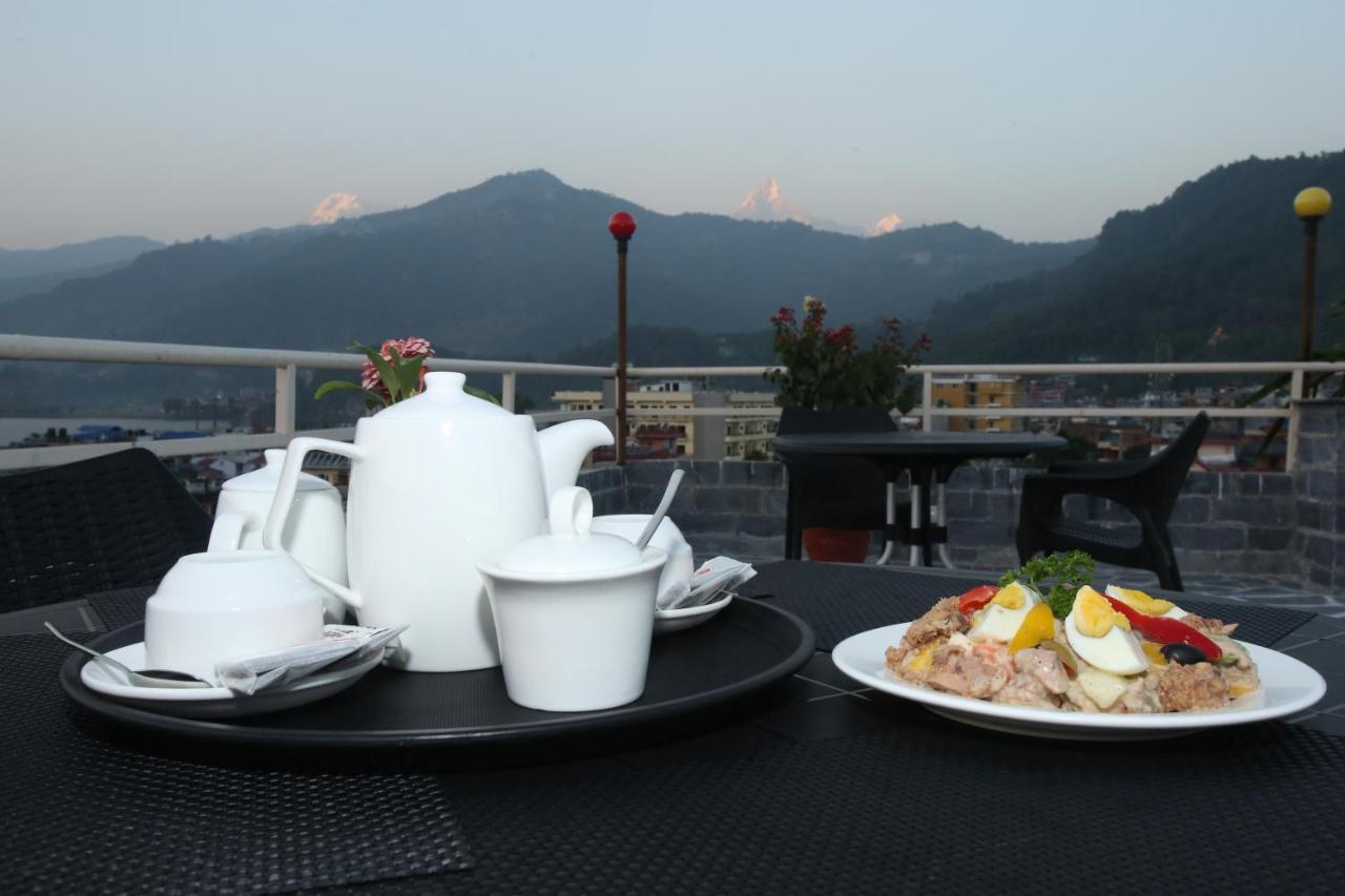 Hotel White Himal Pokhara Buitenkant foto