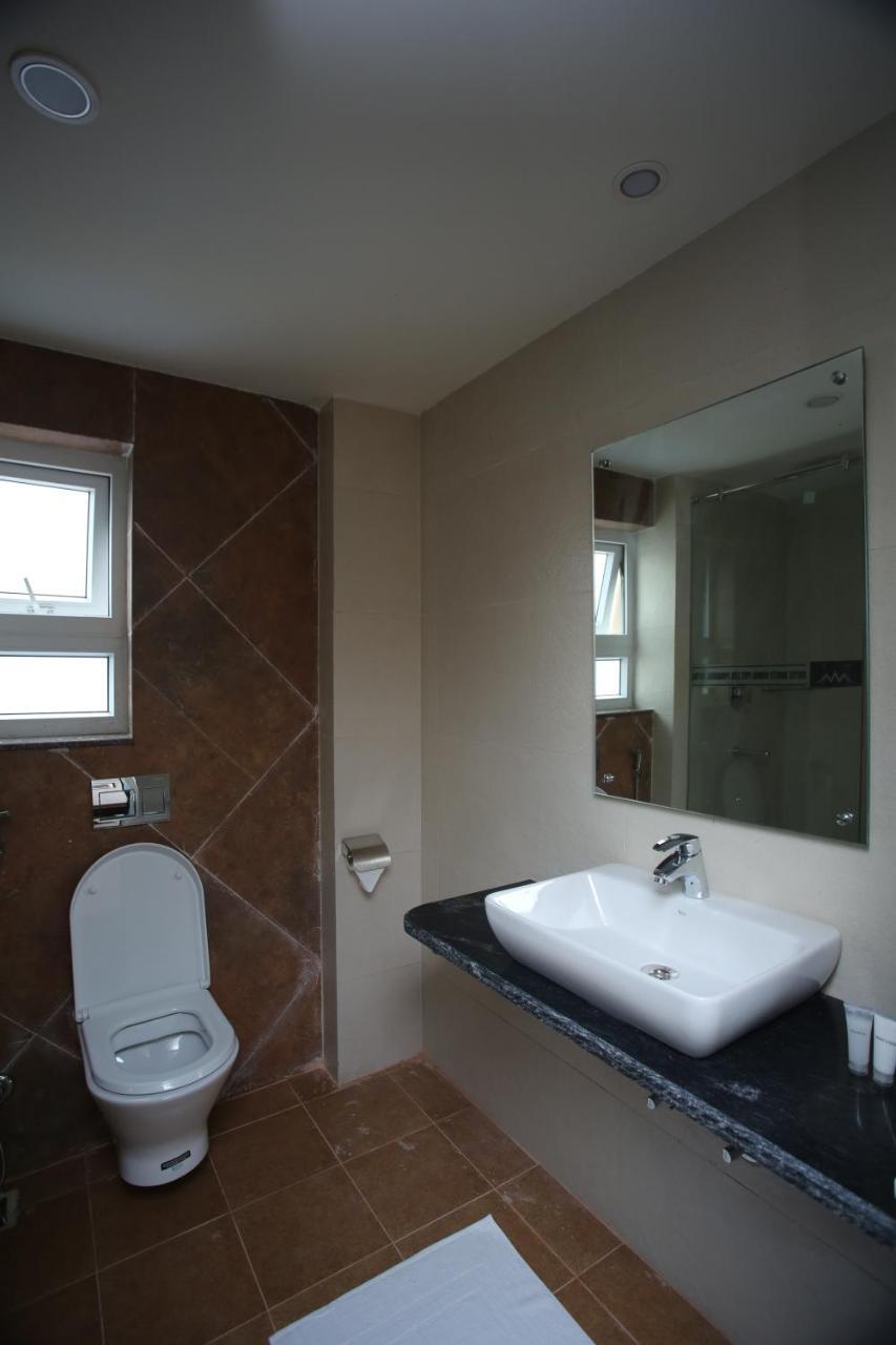 Hotel White Himal Pokhara Buitenkant foto