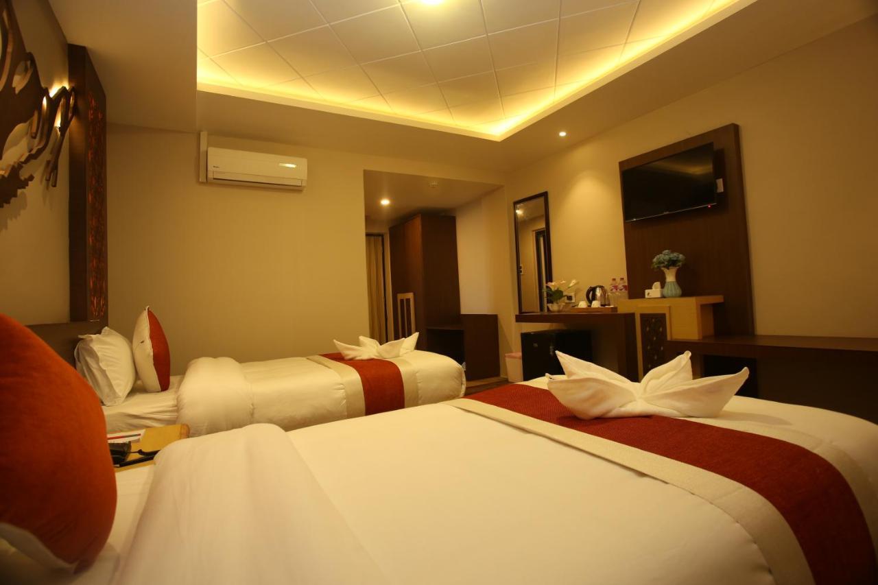 Hotel White Himal Pokhara Buitenkant foto