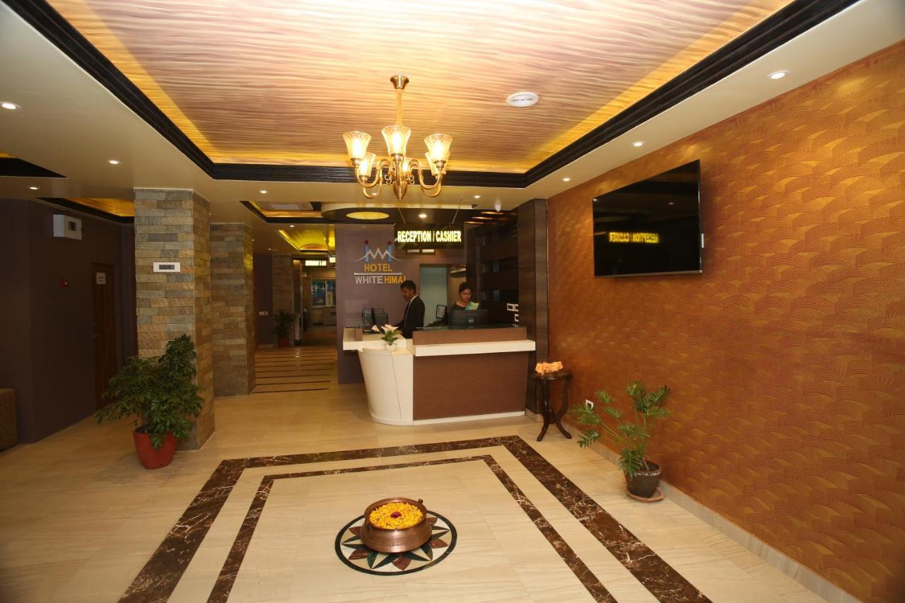 Hotel White Himal Pokhara Buitenkant foto