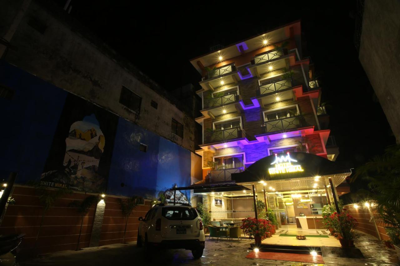 Hotel White Himal Pokhara Buitenkant foto