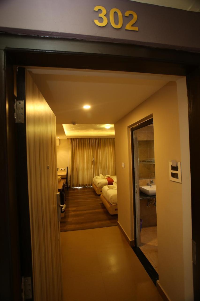 Hotel White Himal Pokhara Buitenkant foto