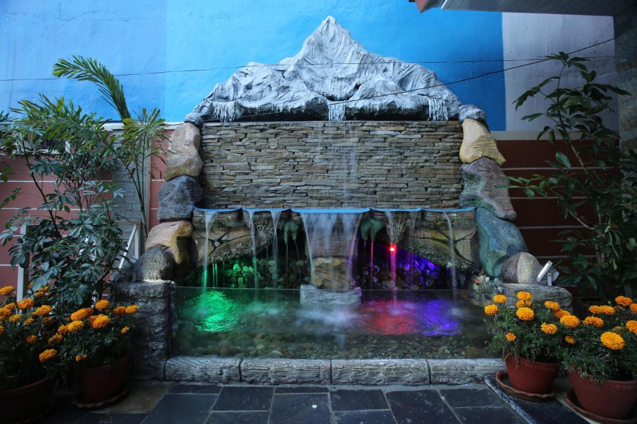 Hotel White Himal Pokhara Buitenkant foto