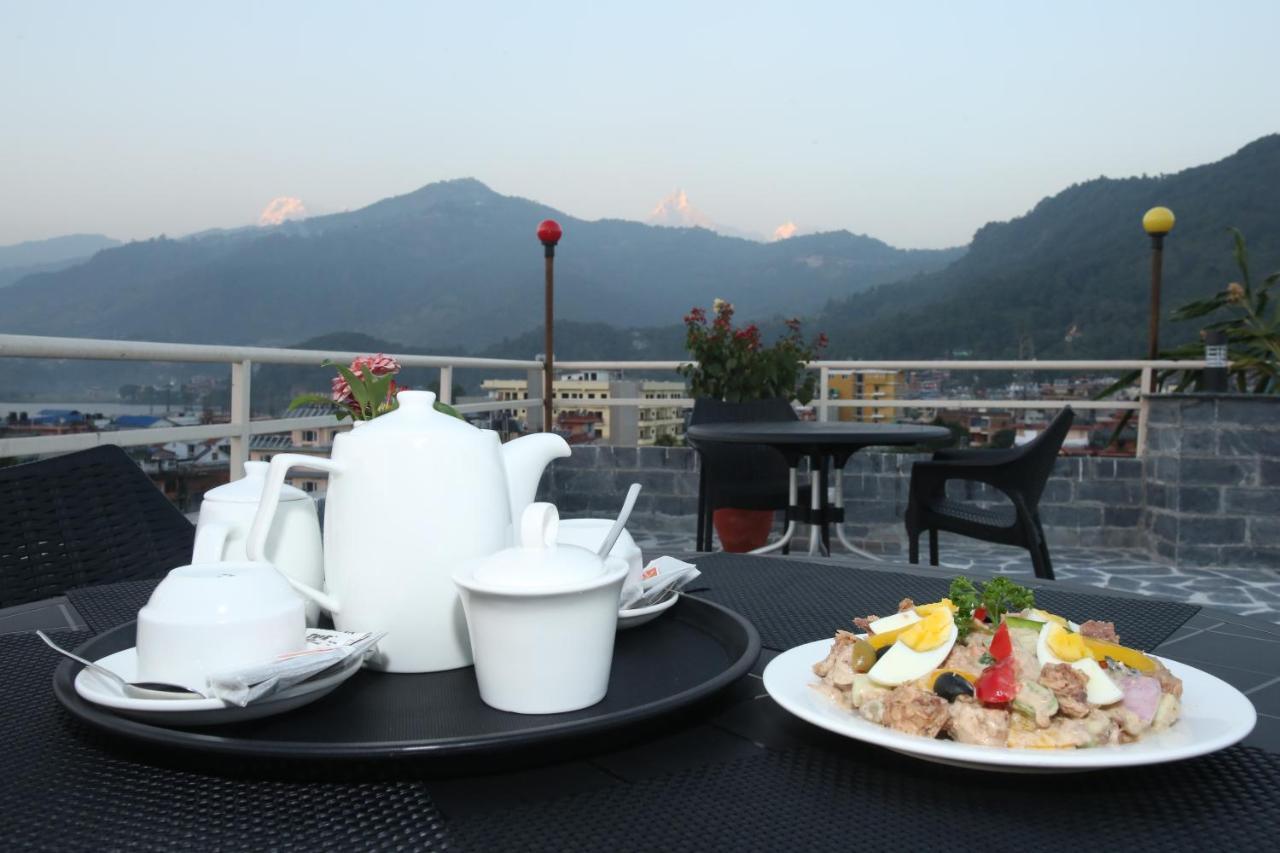 Hotel White Himal Pokhara Buitenkant foto