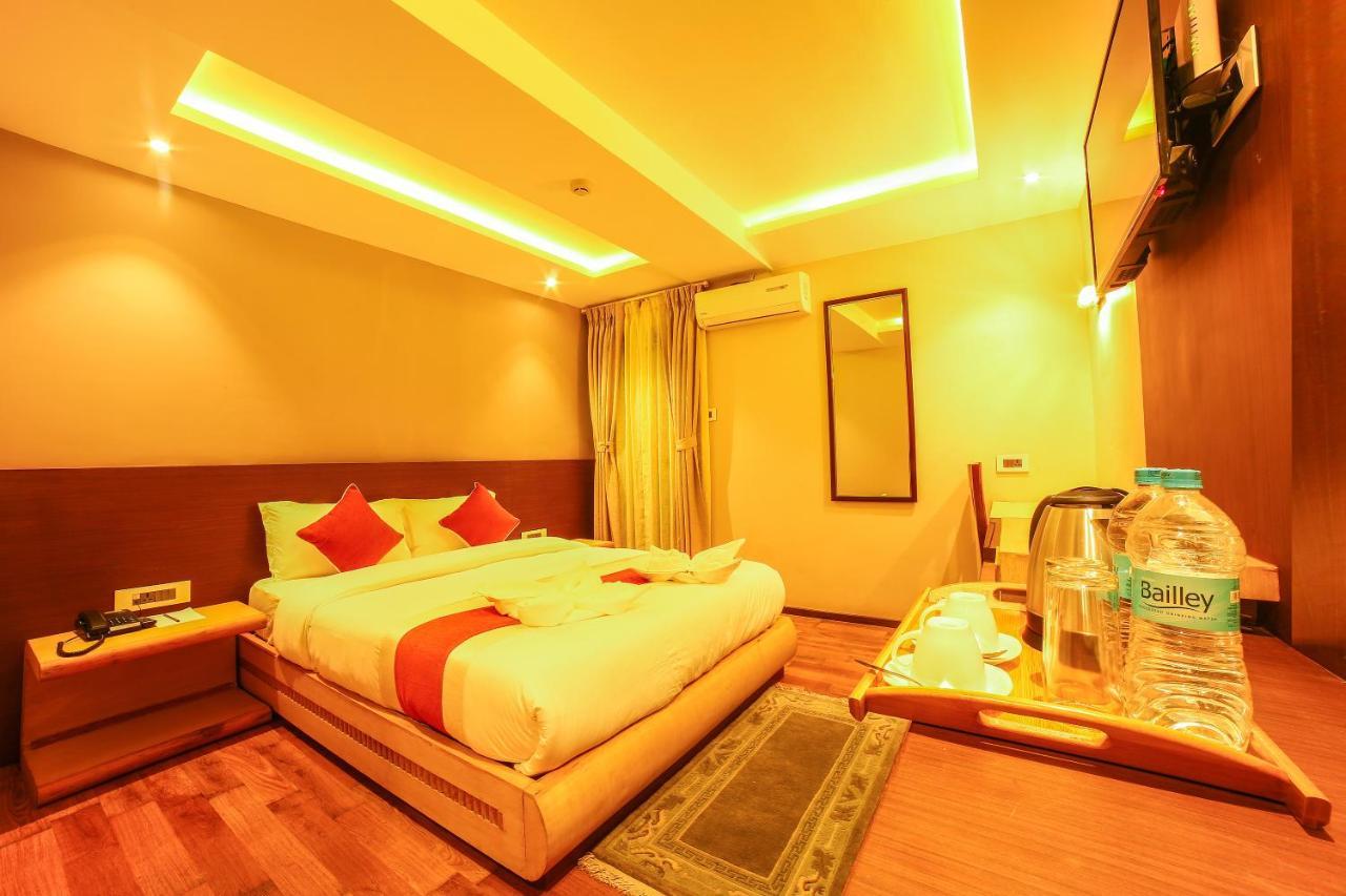 Hotel White Himal Pokhara Buitenkant foto