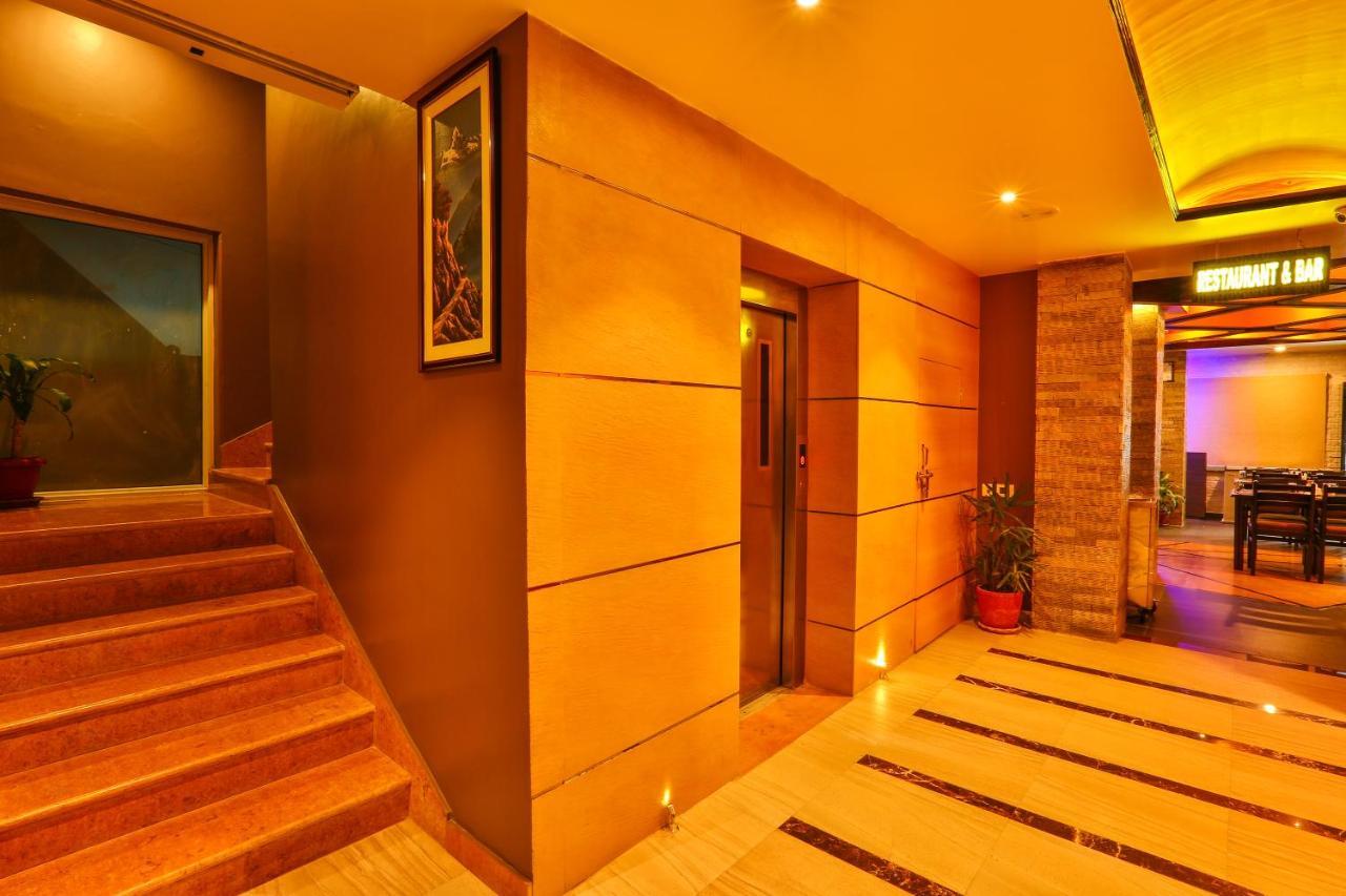Hotel White Himal Pokhara Buitenkant foto