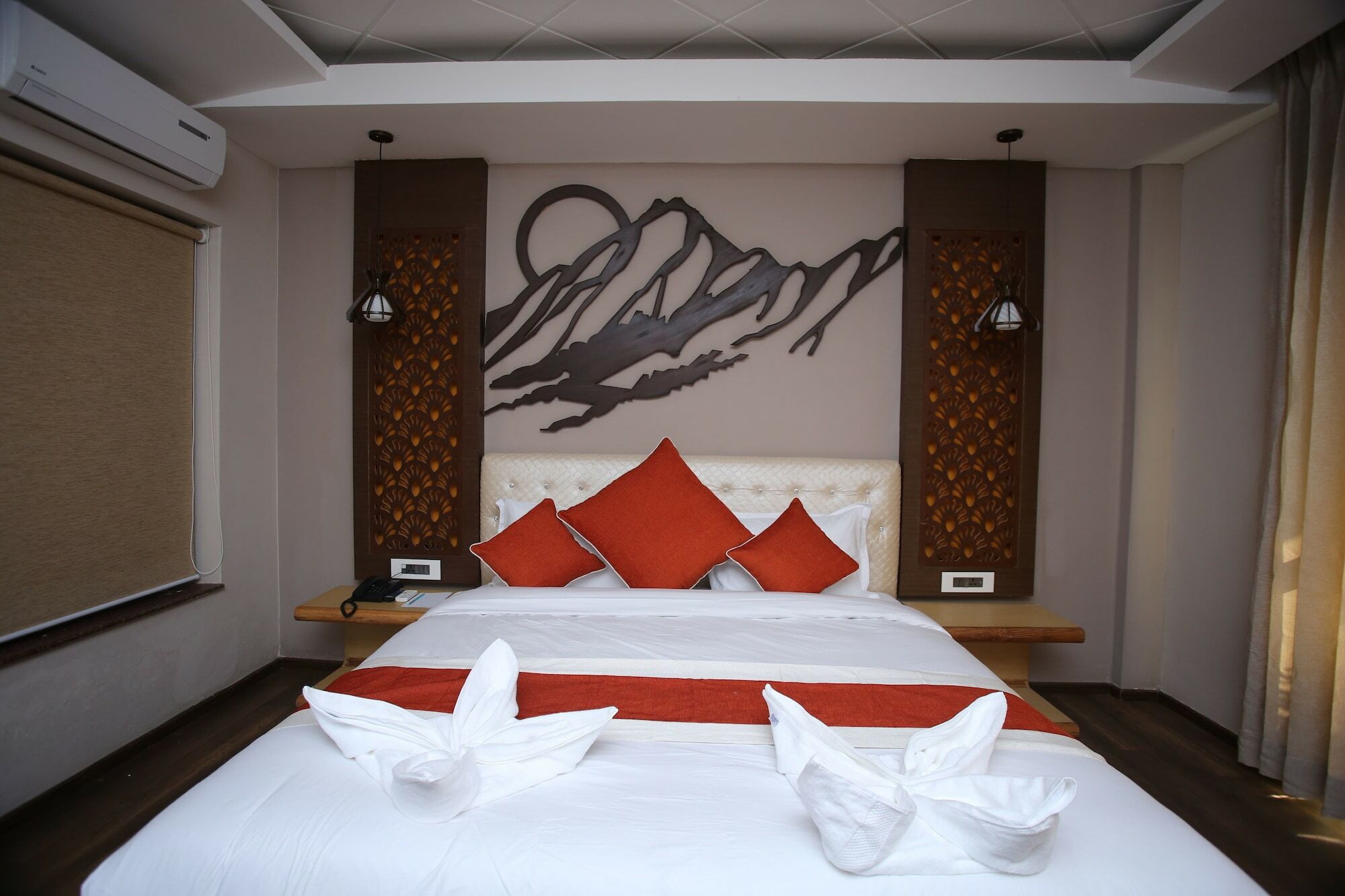 Hotel White Himal Pokhara Buitenkant foto