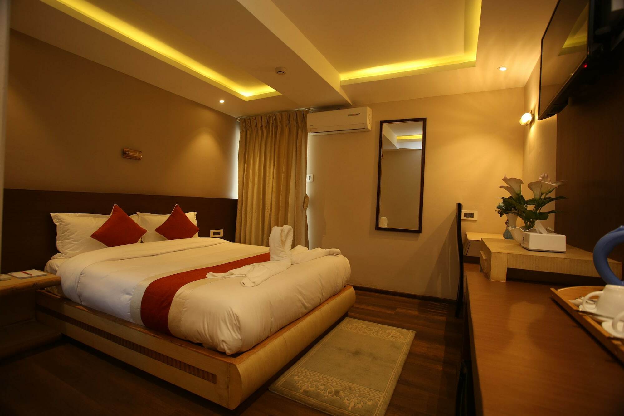 Hotel White Himal Pokhara Buitenkant foto