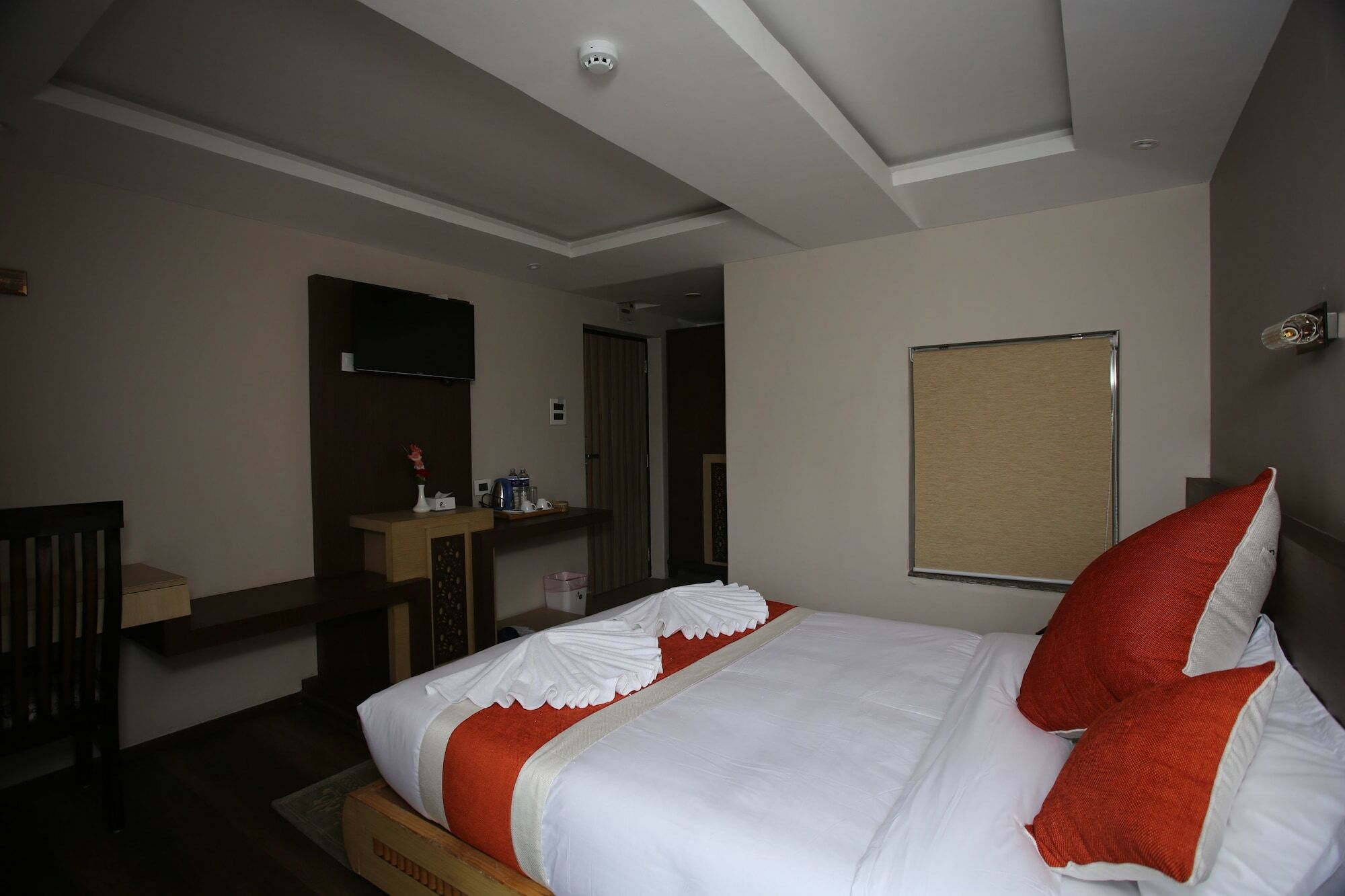 Hotel White Himal Pokhara Buitenkant foto